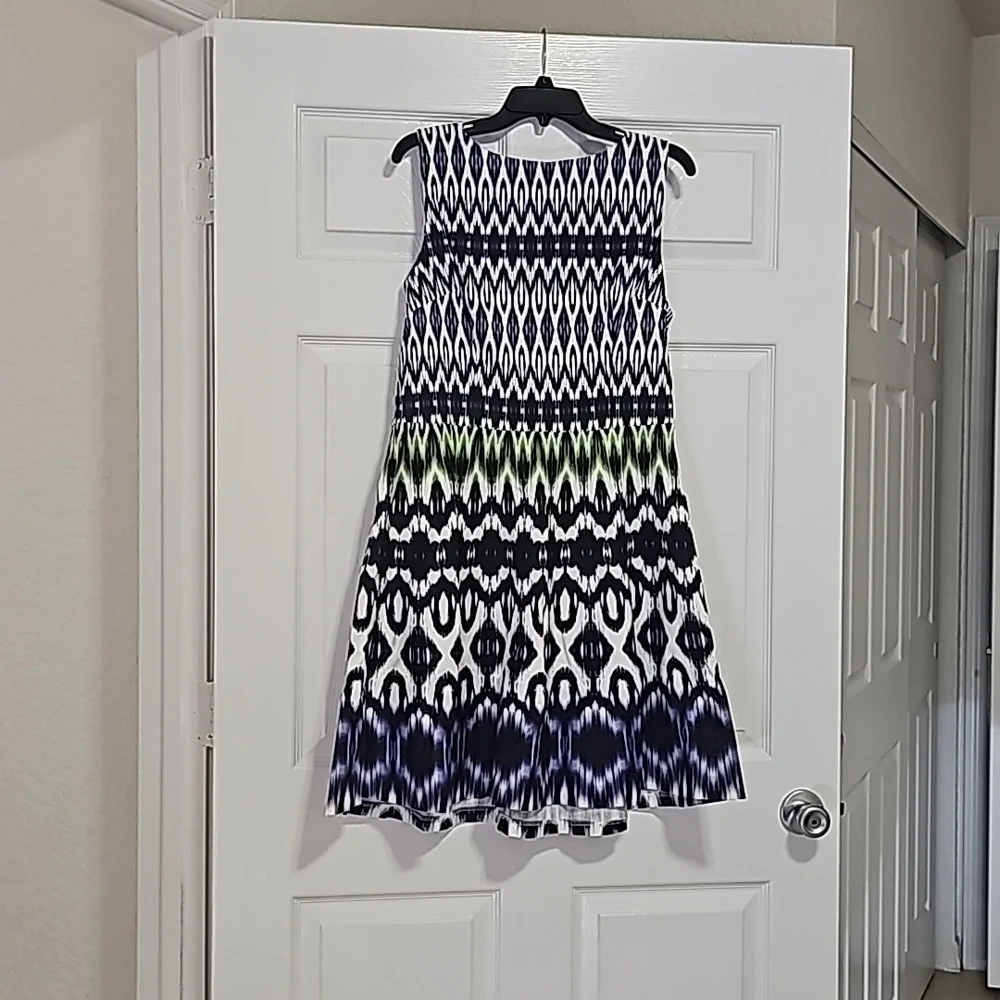 Dress - Picture 1 of 6